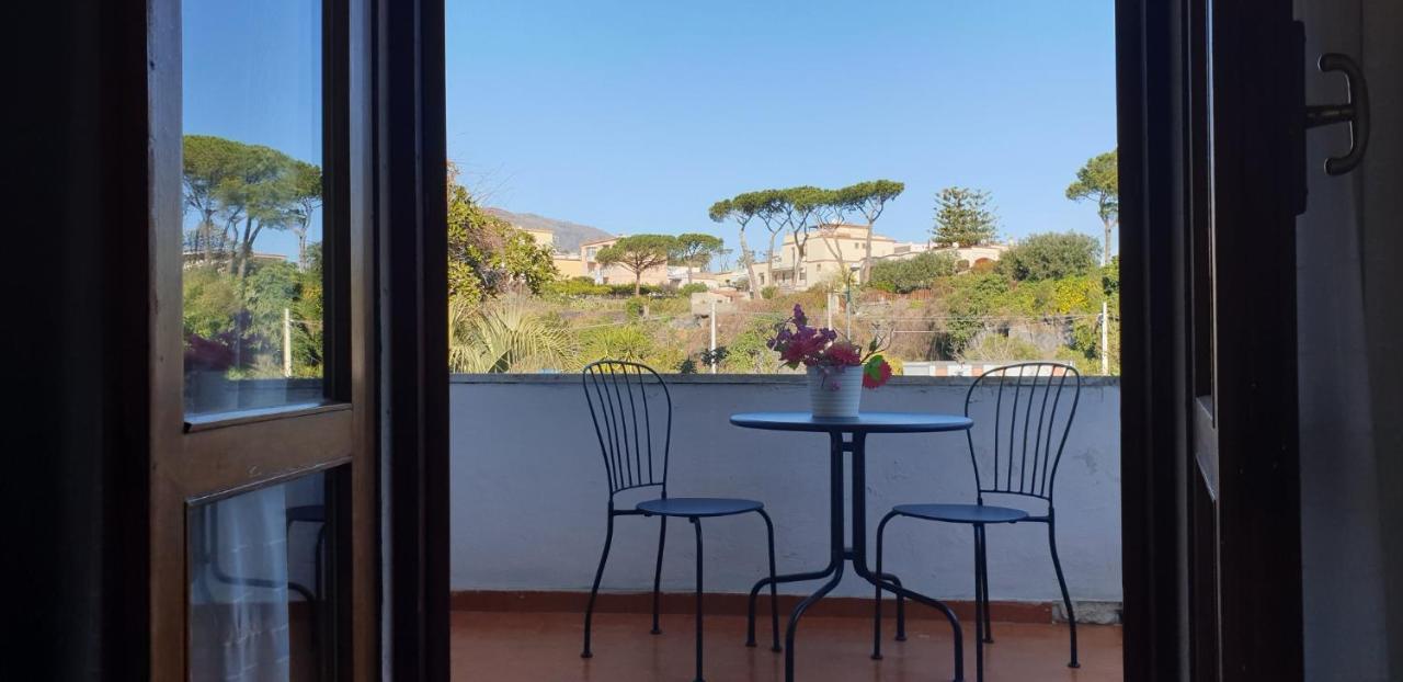 B&B Il Giardino Di Villa Anna Trecase Екстериор снимка